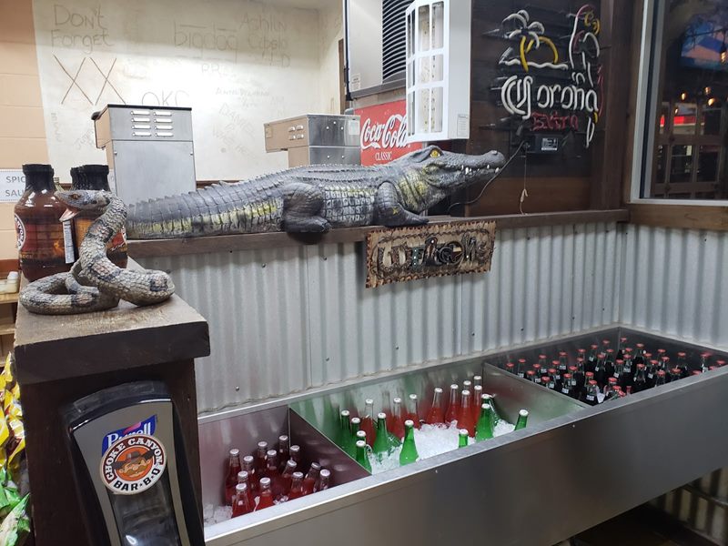 Choke Canyon Bar-B-Q interior